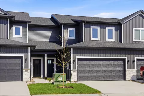 205 NE Doe Pointe Ln, Ankeny, IA 50021