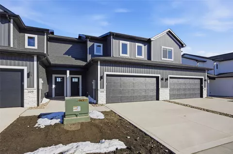 205 NE Doe Pointe Ln, Ankeny, IA 50021