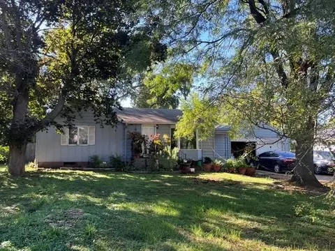 4300 NE 27th St, Des Moines, IA 50317