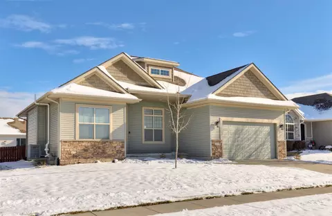 320 S 86th St, West Des Moines, IA 50266