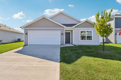 1016 35th St SW, Altoona, IA 50009