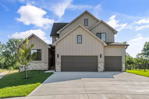 360 Napoli Ave, West Des Moines, IA 50266
