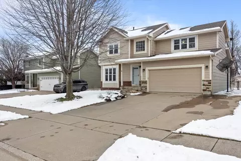 5425 NW 90th St, Johnston, IA 50131