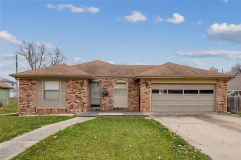 306 4th Ave E, Oskaloosa, IA 52577