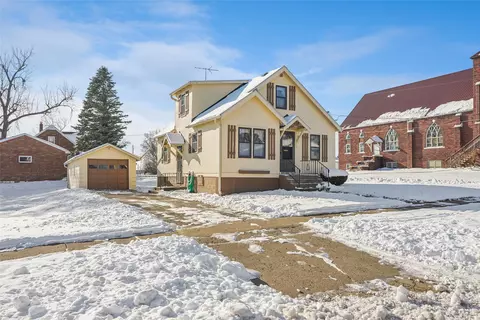 501 S 5th Ave E, Newton, IA 50208