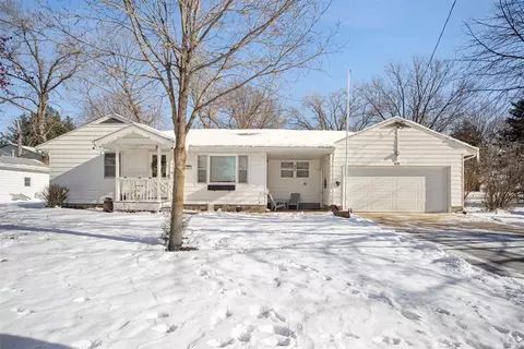 421 3rd St, Minburn, IA 50167