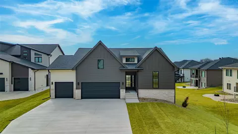 347 S Cedar Ridge Cv, West Des Moines, IA 50266