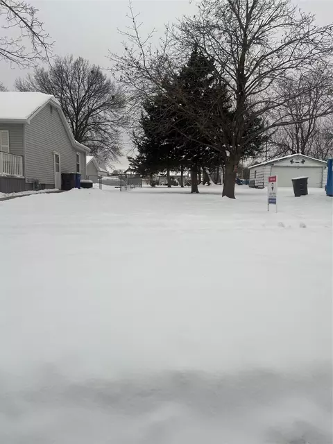 00 Burson St, Des Moines, IA 50316