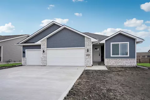 2317 Oxley Dr, Granger, IA 50109