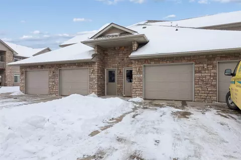 524 Carrie Ln, Altoona, IA 50009