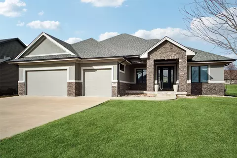 595 Whistling Ct, Waukee, IA 50263