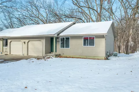 4550 Fairview Dr, Pleasant Hill, IA 50327