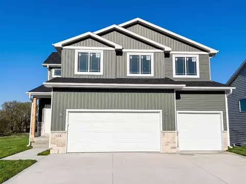 434 Venice Ave, West Des Moines, IA 50266
