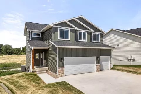 434 Venice Ave, West Des Moines, IA 50266