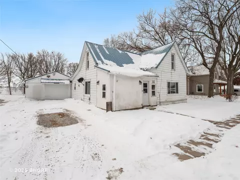 603 E Dewitt St, Pleasantville, IA 50225