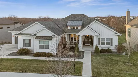 17415 Berkshire Pkwy, Clive, IA 50325