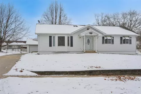 510 S Howard St, Indianola, IA 50125