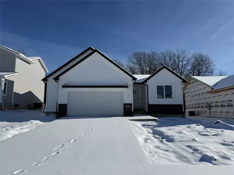 389 Napoli Ave, West Des Moines, IA 50266