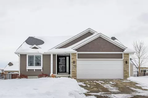 508 Meadow Brook Pl, Huxley, IA 50124