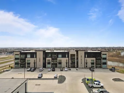 1645 SW Magazine Rd #302, Ankeny, IA 50023