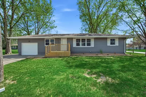 260 Ashworth Dr, Waukee, IA 50263