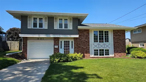 501 E 17th St N, Newton, IA 50208