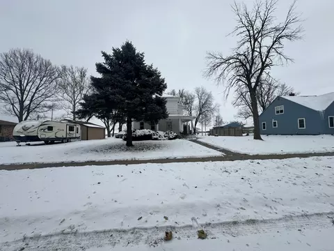 708 N Washington St, Pleasantville, IA 50225