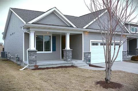 2818 NW 44th St, Ankeny, IA 50023