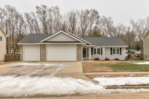 2408 Pine Ct, Van Meter, IA 50261