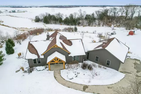 14589 NE White Oak Dr, Elkhart, IA 50073
