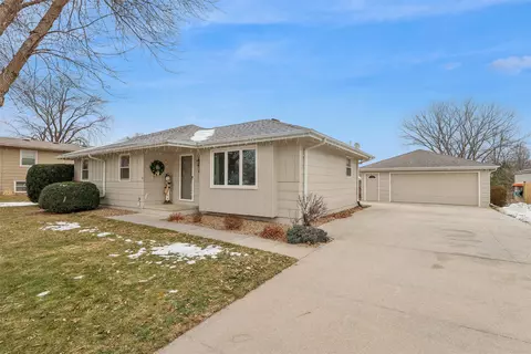 1505 S 14th St, Adel, IA 50003