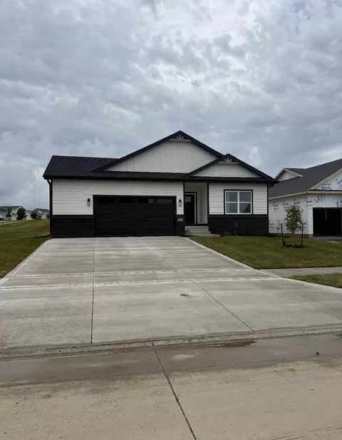 1666 22nd Ave SE, Altoona, IA 50009