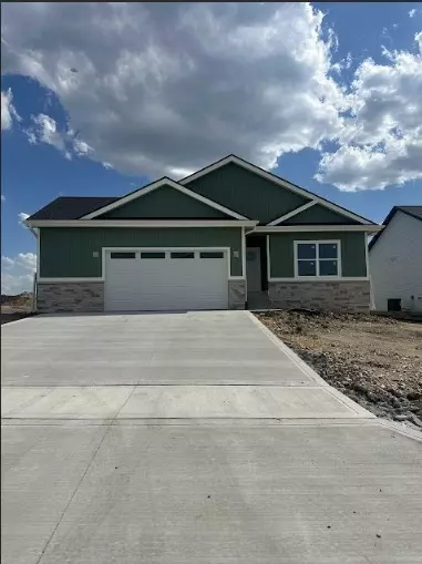 1954 Tuscany Dr SE, Altoona, IA 50009