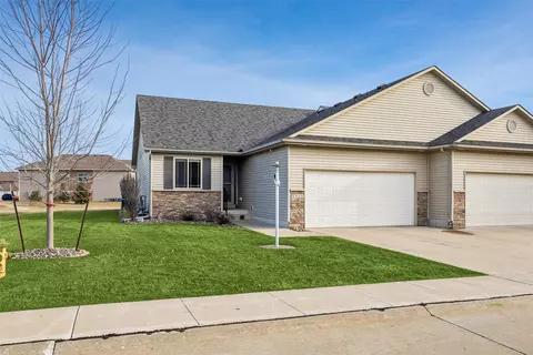 1515 NE Falstaff Ln, Ankeny, IA 50021