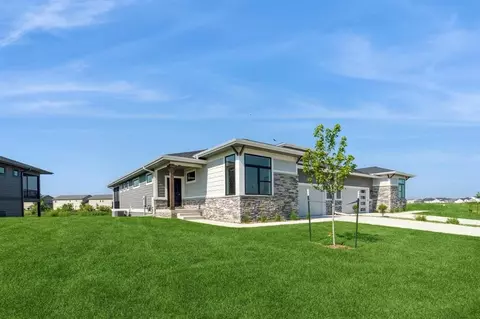 152 NW Sunrise Dr, Waukee, IA 50263
