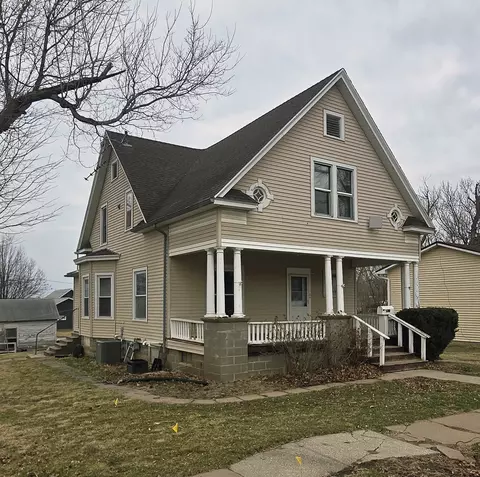 608 S Broadway St, Toledo, IA 52342