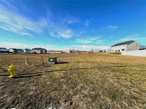 705 Green Heron Dr, Norwalk, IA 50211