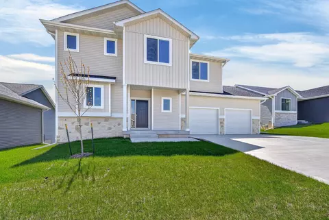 712 Plainside Ave, Norwalk, IA 50211