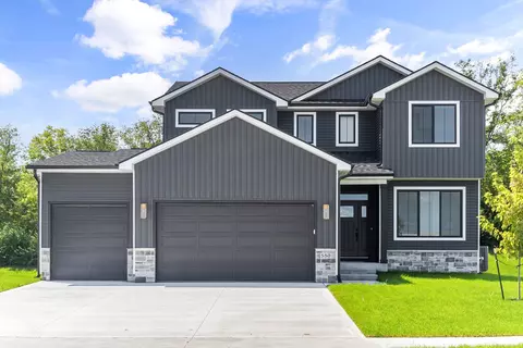 550 NW Georgetown Dr, Waukee, IA 50263