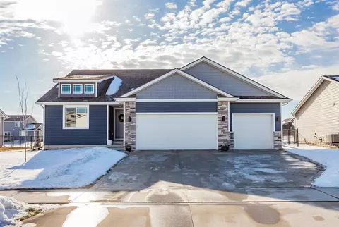 429 Wicker Dr, Huxley, IA 50124