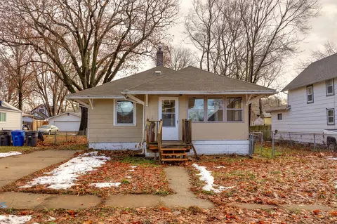 2127 E 13th St, Des Moines, IA 50316