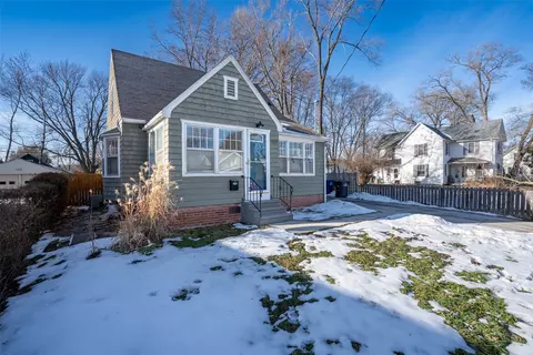 3218 Wright St, Des Moines, IA 50316