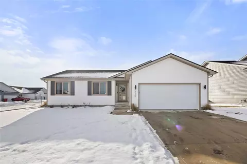 530 E 3rd St, Huxley, IA 50124