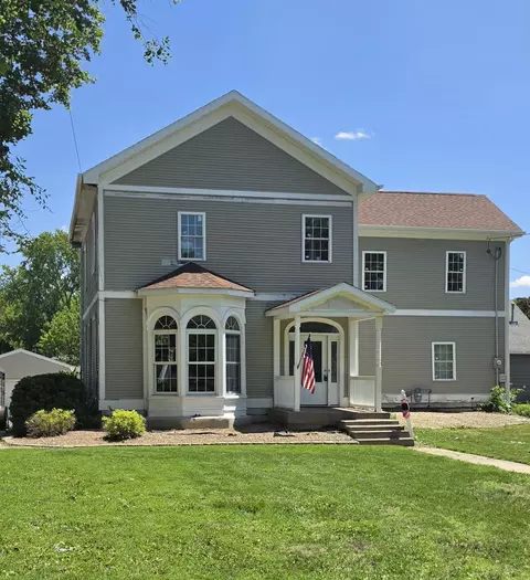 608 E 7th St N, Newton, IA 50208