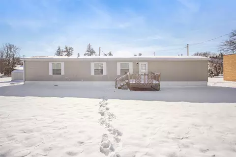 111 W 1st St, Bouton, IA 50039