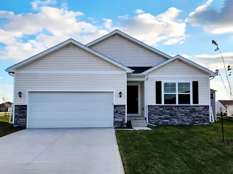 2607 Chan Dr, Adel, IA 50003