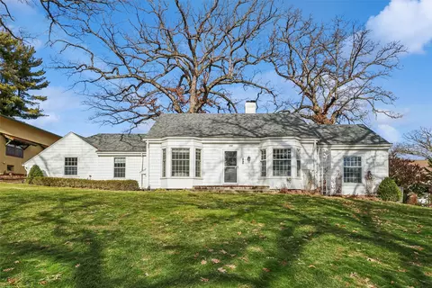 3307 Saint Johns Rd, Des Moines, IA 50312