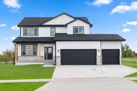 1404 Trail Creek Rd, Huxley, IA 50124