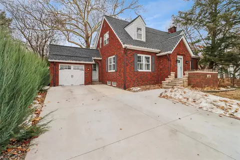 124 34th St, Des Moines, IA 50312
