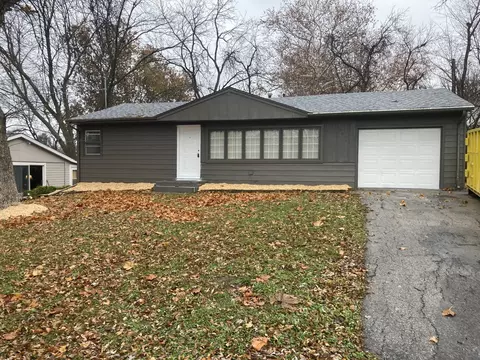 7611 SW 11th St, Des Moines, IA 50315